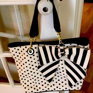 Betsy Johnson large tote measures  17x12 good condition
